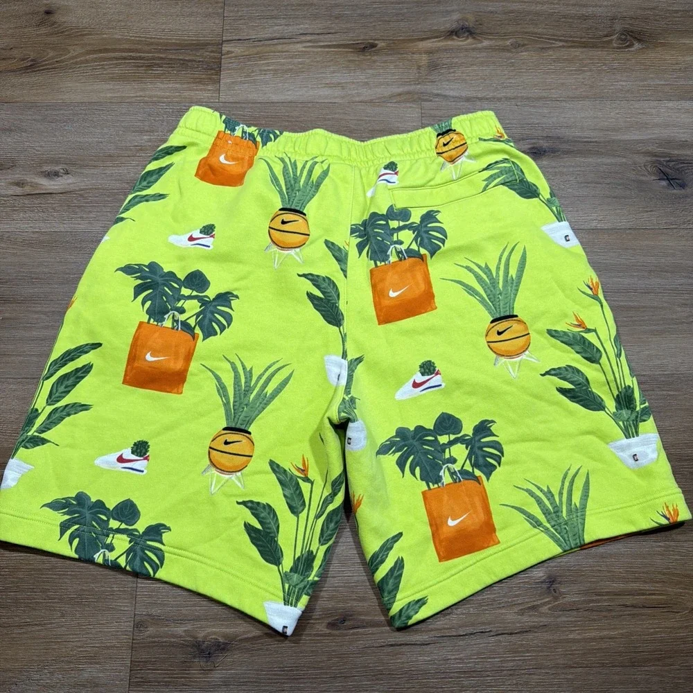 Nike Men's LARGE Court Cortez Plant Graphic Printed Green Sweatshorts DV9613-321